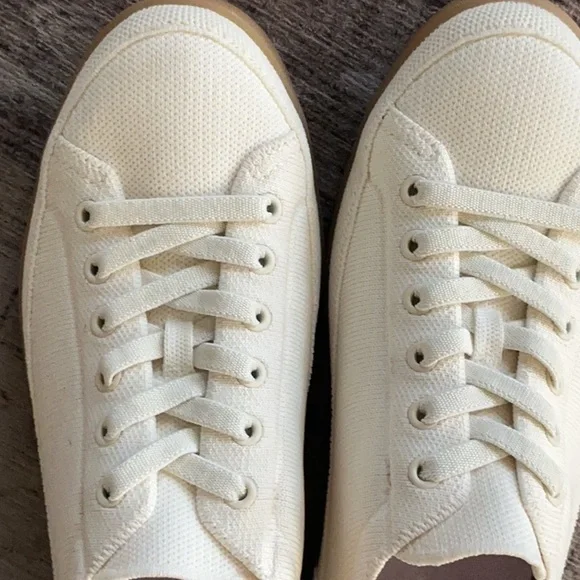 Vionic woman’s slip on Sneakers 9W - Picture 3 of 8